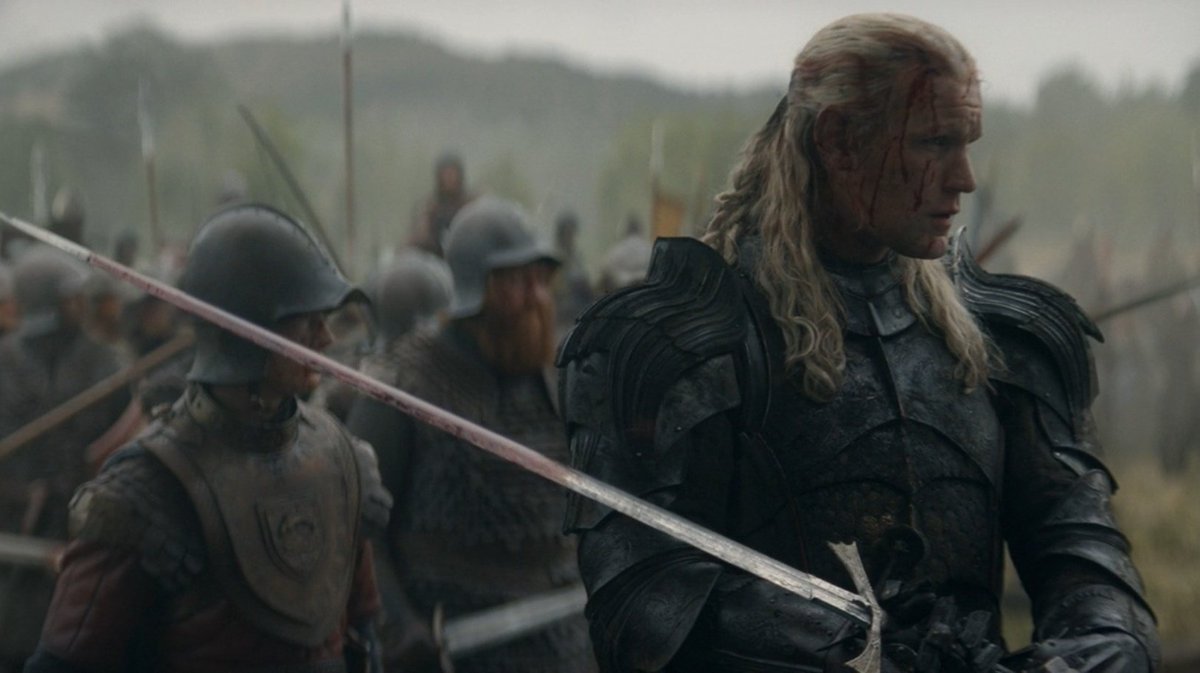 daemonthinker's tweet photo. DAEMON TARGARYEN IS BACK AND HOTTER THAN EVER https://t.co/Dq1hEqA7uZ