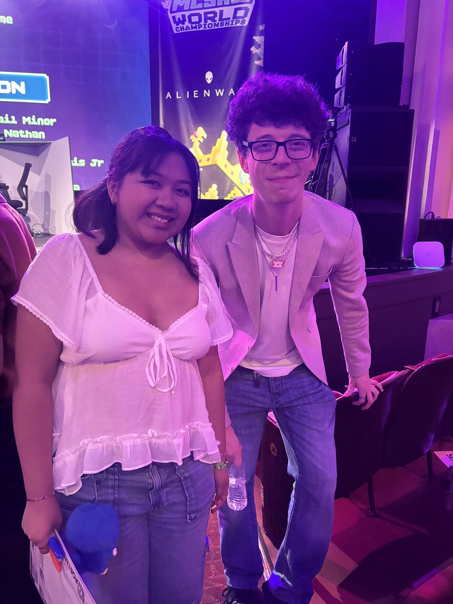 nesieescup's tweet photo. with a few of the amazing casters! 

made the experience so good! they did such a fantastic job this weekend keeping the energy high and being super interactive with the crowd :D so happy to have met them https://t.co/QD5Aez8VSV