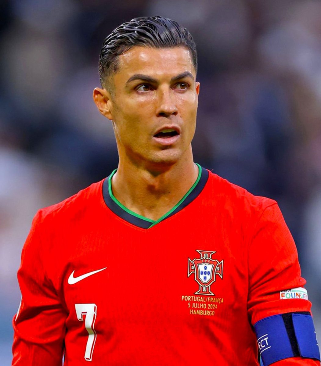 FOOTBALLMD10's tweet photo. @footballontnt 🚨FACT: Messi has scored the same amount of World Cup goals in his last 4 games as Ronaldo has scored in his entire life. https://t.co/Pap8Ij3Lou