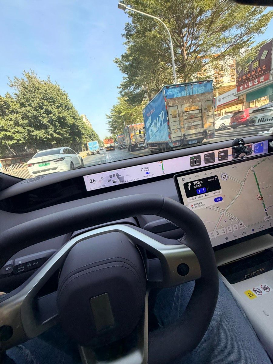 6r6afh6ub's tweet photo. Just tested the new adaptive window tint in direct sunlight—no more squinting to work outside, and battery life got a 12% boost. Game-changer for daily commutes!， https://t.co/NQw468ZfSQ