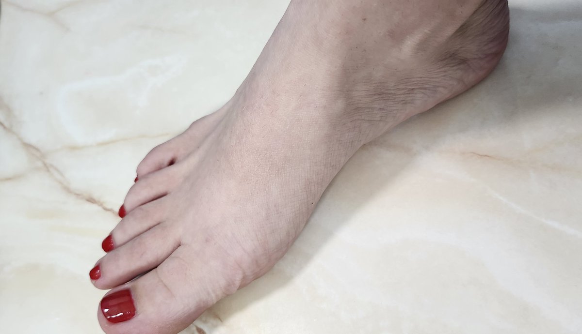SolePride_Joy's tweet photo. #lovered #lovelife #buymyfeetpix #toegrace #solemates https://t.co/BBwqLosqbF