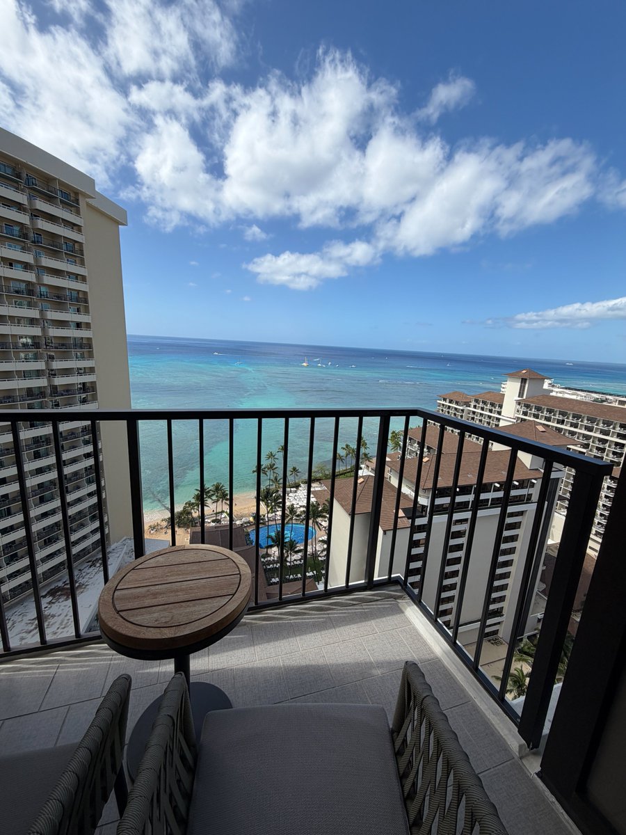 lealeahawaii's tweet photo. #ハワイ からおはようございます💙本日も素敵な一日になりますように☀🌴

#ハワイ旅行 #ハワイ好きな人と繋がりたい #ワイキキ https://t.co/Q2PjxueUJe