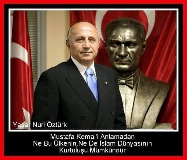 Bandral11's tweet photo. 22 Haziran 2016 Yaşar Nuri Öztürk hocamız vefat etti.
Süper zeka bir adamdı, sadece laf değil geride yazılı birçok eser bıraktı. Tam 64 kitap yazdı, dile kolay... Yazdıkları din simsarlarınki gibi anlaşılmaz değil, son derece anlaşılır ve duru Türkçeydi.
Uzman seviyesinde Arapçanın semantiğine de hakim olmak üzere 5 dil biliyordu.
Kim ne derse desin, duvarlarda asılı duran Kuran'ı Türkçe anlamıyla beraber hayatımıza soktu. Uzun yıllardır inanç hayatımıza pompalanan dogmaları ve saçmalıkları sorgulayarak, dinci ve din simsarlarına itirazın, mücadelenin önünü açtı.
Suskunluk sarmalını kırdı.
Birçok insanın Allah, Kuran, Peygamber ve İslam algısını değiştirdi, Kuran'la beraber, akla, bilime müracaatın önünü açtı.
O, gerçekte peygamberin söylemediği fakat birileri tarafından O’na atfedilen uydurma hadisleri, Kuran ayetlerini Türkçe okuyarak bir bir deşifre ediyordu.
Ve Fatiha’da söylenen ‘’Yalnız sana kulluk eder ve yalnız senden yardım bekleriz’’ sözünü hatırlatarak din tüccarlarının maskesini düşürüyordu.
Kerameti kendinden menkul birçok "kaba softa ham yobazın" ve "din simsarının" ipliğini pazara çıkardı.
Vefatının 10. yılında rahmet ve minnetle anıyoruz...