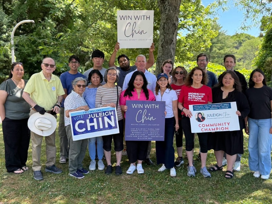 kimkeiserman's tweet photo. A big thank you to everyone who joined us this past weekend to talk to Roslyn voters about the importance of tomorrow’s primary election and the election in November!

I’m so grateful to the volunteers who showed up, knocked doors, and helped us have meaningful conversations with voters. This is how we build a strong grassroots campaign — neighbor by neighbor, conversation by conversation.

There will be many more opportunities to get involved in the weeks ahead, and we would love to have you with us. Whether you can canvass, make calls, host a lawn sign, or help at an event, every bit of support makes a difference.