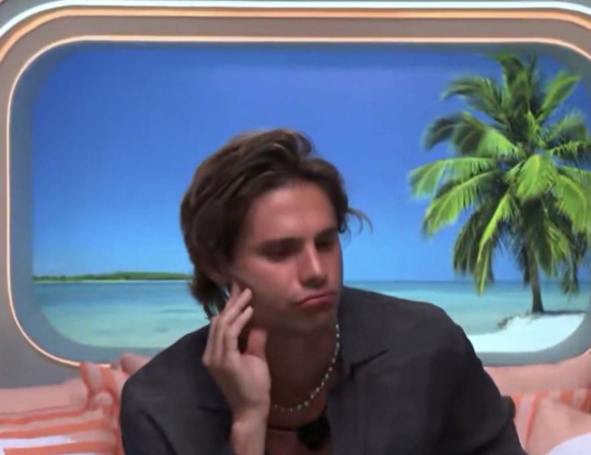 Nayainshambles's tweet photo. HXBXBXBXJXJXJXJXHXJ HE MISERABLE https://t.co/H9eABFrjGO