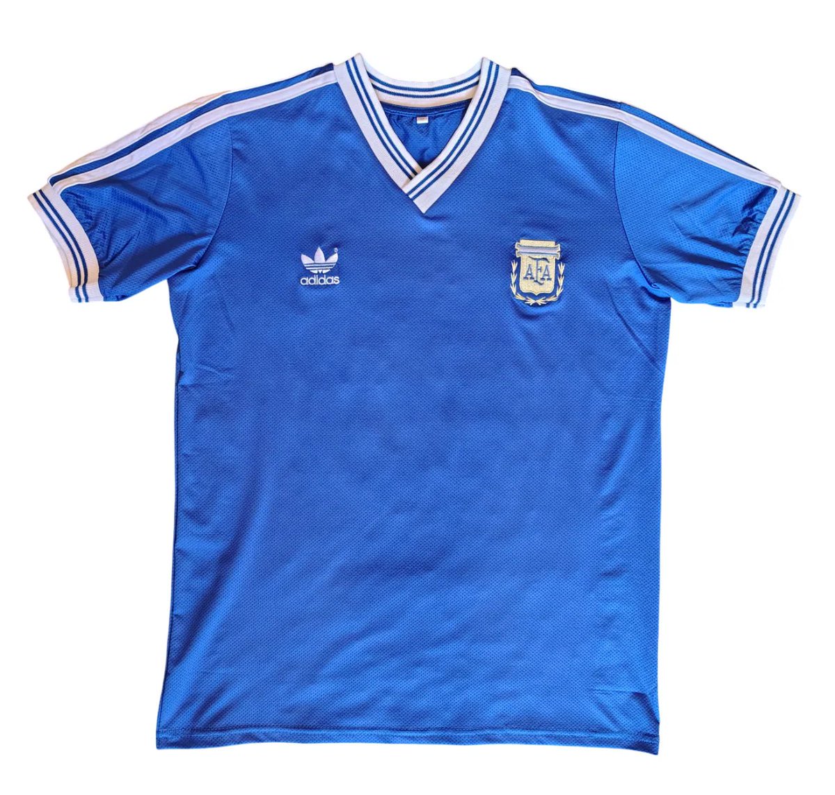 joonscL's tweet photo. @corvotailandia tem a moral de achar a da argentina da copa de 90? https://t.co/ath04jDYdM