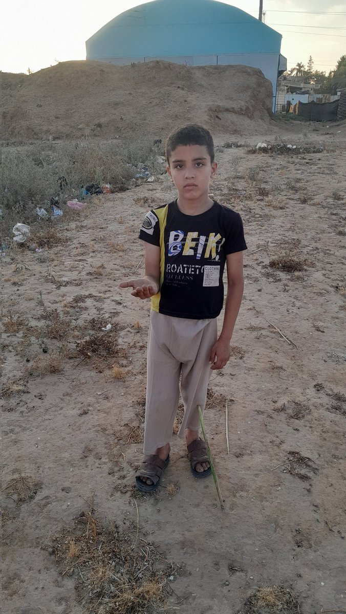 mahmoudAnw37968's tweet photo. @BuemiLinda I BEG YOU 💔 We are starving 💔
I'm sad, my family are hungry and they are not  find something to eat, they scream from hunger. 
Please share. I do not want to lose them. Please.💔😭
Share and donate 💔💔
Please 💔💔😭
Help me 🙏🙏🇵🇸🇵🇸https://t.co/L3GjOTaQLf https://t.co/ChSm7GiIk3