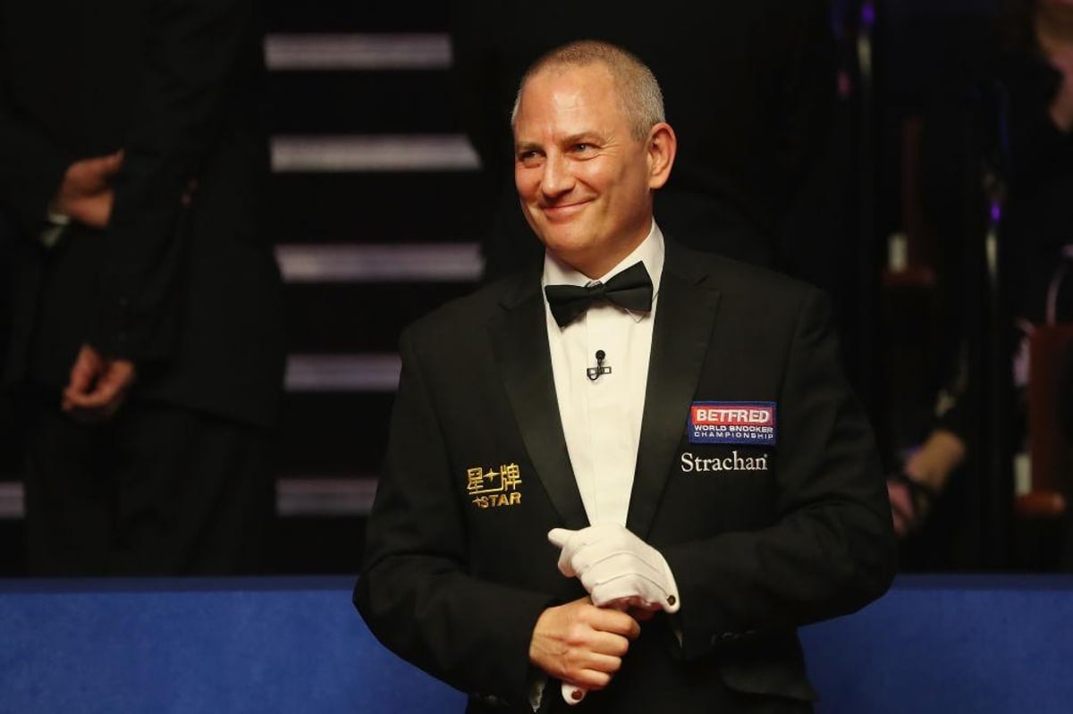 ABCsnookerex's tweet photo. Taking charge of the baize is Triple Crown referee @brendanmoore147 &amp; MC &amp; host is the superb @announcerphil 

Going to be another fantastic night of snooker! https://t.co/FHZ69XRRE4