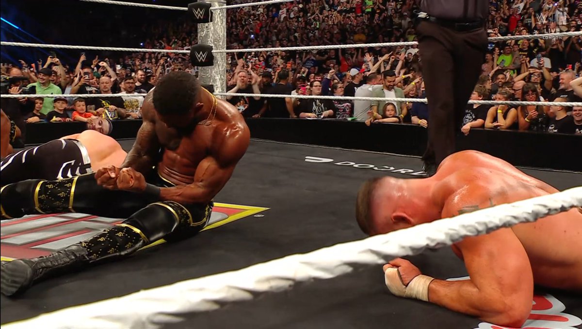TribalMegastar's tweet photo. 🚨 THE STREET PROFITS HAVE WON THE WORLD TAG TEAM TITLES.

SETH ROLLINS JUST COST THE VISION.

THE VISION'S REIGN IS FINALLY OVER 🔥

#WWERaw https://t.co/SuDLu8bzt0