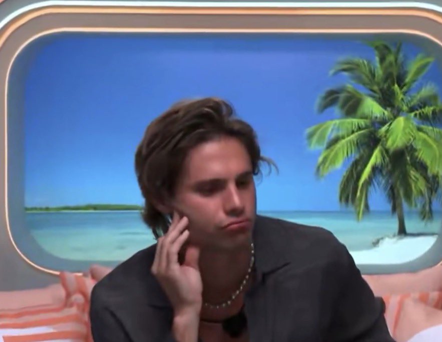 SanniRofiat3's tweet photo. Trinity where are youuuu?😂😂#LoveIslandUSA https://t.co/t5htOcHqlM