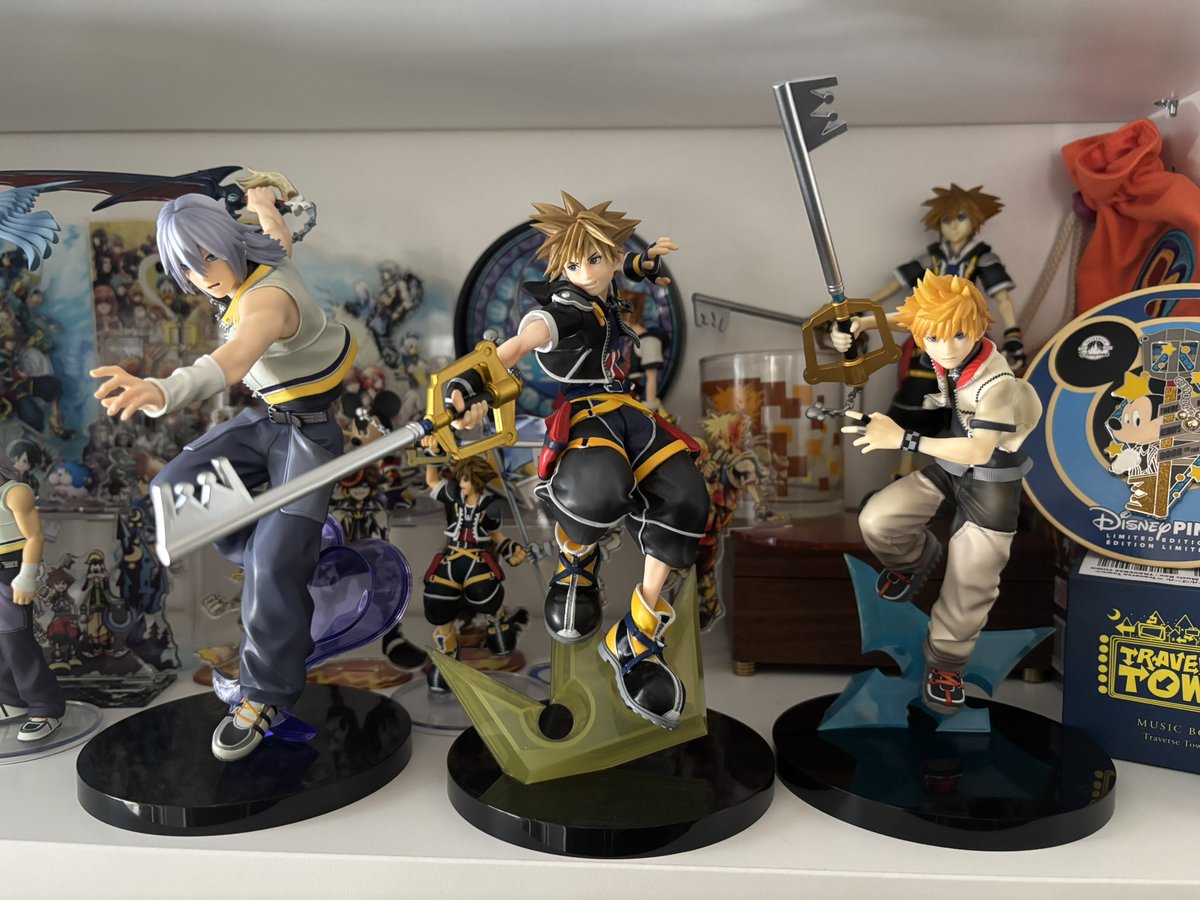 LittleArcanine_'s tweet photo. Roxas Form-ism figure is here and he looks perfect next to Sora and Riku 🥹🖤 https://t.co/AGIuhQQBdh