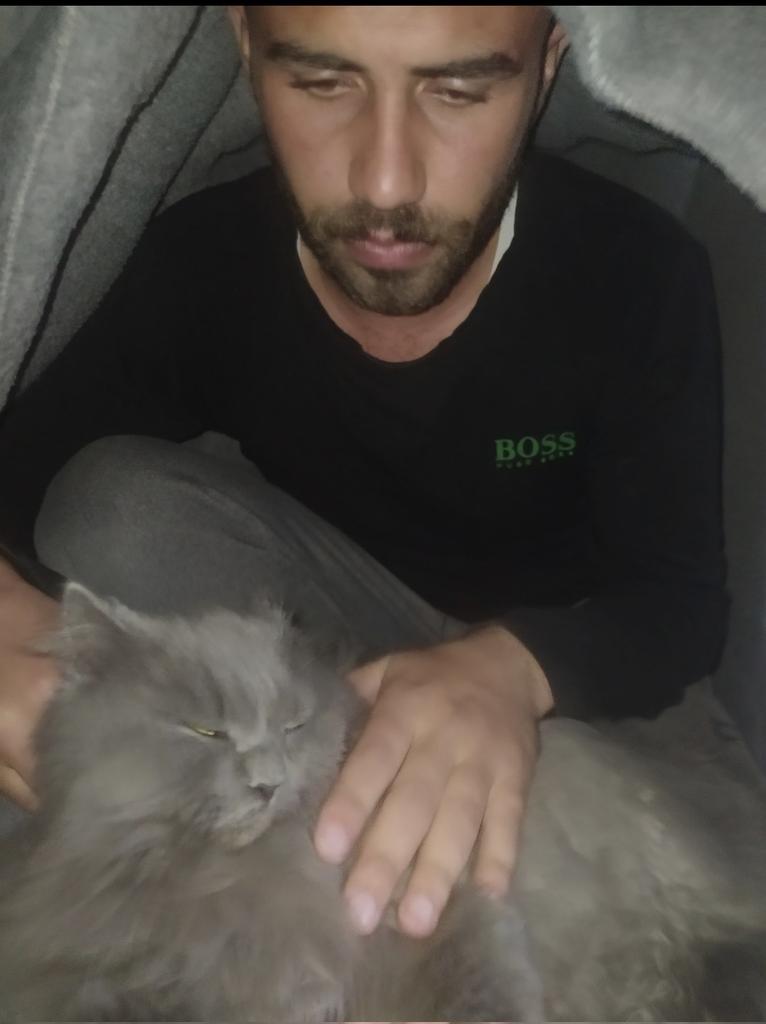 yousefmohmoud25's tweet photo. 🚨 Urgent Appeal — Please don't scroll past this post. 🚨

Over the past two weeks, donations have slowed down dramatically, to the point where I can no longer provide Biso with food and medical care on a regular basis.

I've tried everything I can.

I've asked for help over and over again.

I've waited, hoping things would improve.

But today... my heart broke.

I woke up to find Biso vomiting repeatedly, his tiny body exhausted and painfully weak. I've never seen him like this before, and I've never felt so helpless.

I'm sorry, Biso...

I'm sorry that I don't have enough to ease your pain.

I'm sorry that I watch you grow weaker day after day while doing everything I can to help, yet it feels like it's no longer enough.

I'm not writing this to seek sympathy. I'm writing because time is no longer on his side.

If you're able to help in any way, no matter how small the contribution may seem, please don't wait. Your support today could mean food, treatment, and another chance for Biso to recover.

Sometimes, a life doesn't need much from this world... just one more chance before it's too late. 🐾💔

Please don't leave Biso to face this alone.

https://t.co/2iUyP26x2y