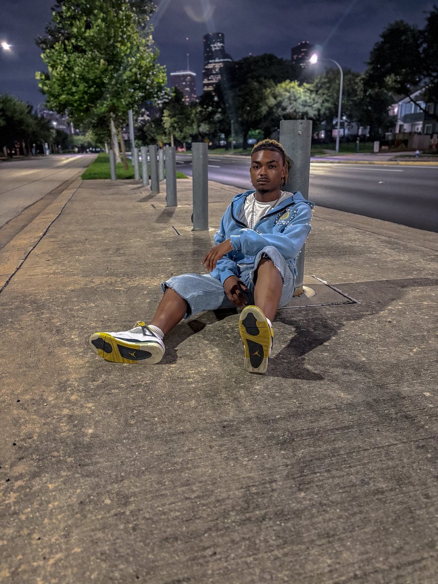 nobapanttt's tweet photo. MP3s sooner than ya think <3🧟‍♂️ &amp; ngas can’t fwm when ts drop. https://t.co/5q7Jwlt7b9