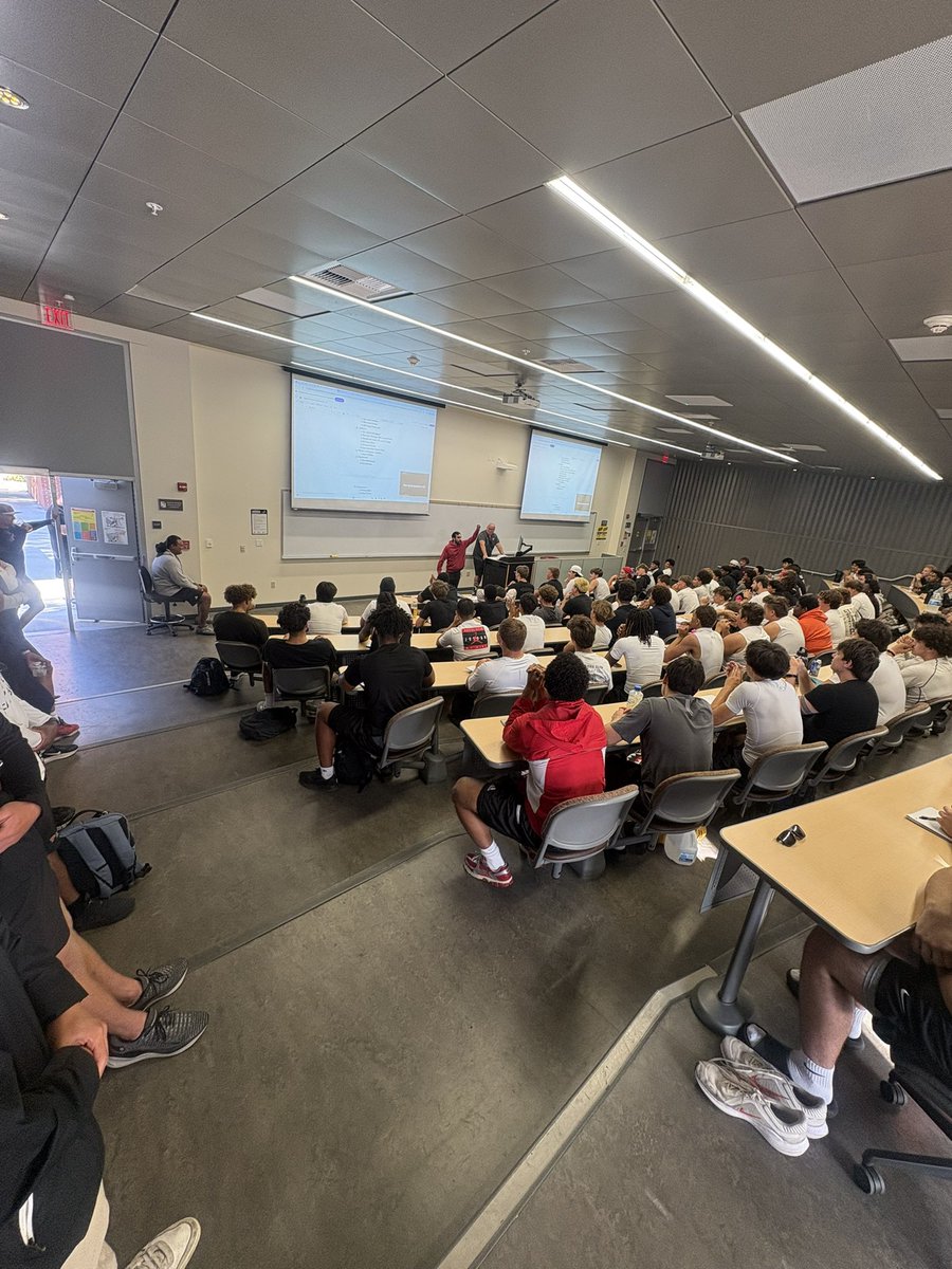 coachtheoc's tweet photo. Summer Ball Day 1 ✅ #cometland https://t.co/k1b2g7KShP