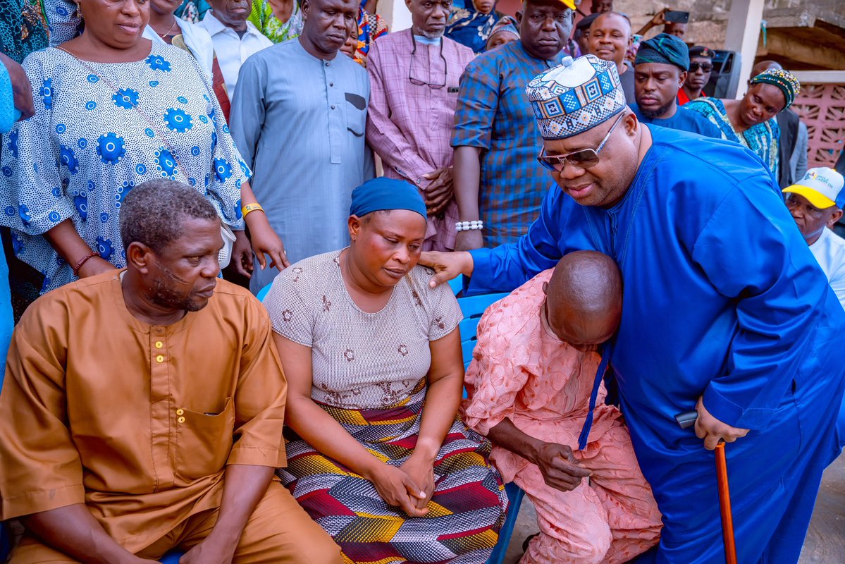 AAdeleke_01's tweet photo. Today, I visited the family of late Ezekiel Olapade, a 14 years old boy who was gruesomely murdered by opposition’s political thugs and also met with survivors of Sunday attack. My heart goes out to the bereaved family and all those affected by this senseless act of violence. No life should be lost because of politics, and I pray that God grants the family the strength to bear this painful loss.

Let it be clear: Osun people cannot be intimidated, silenced, or forced into submission through violence. Those who seek power must do so through the ballot, not through bloodshed. No amount of brigandry can diminish the resolve of our people or weaken our collective commitment to democracy and peaceful coexistence.

Again, I have directed security agencies to ensure that those responsible are arrested and prosecuted. Justice must prevail. We will continue to stand for peace, defend the rights of our people, and remain focused on delivering good governance. By the grace of God and with the support of the people, we shall overcome every challenge and move Osun forward together to the highest possible level.