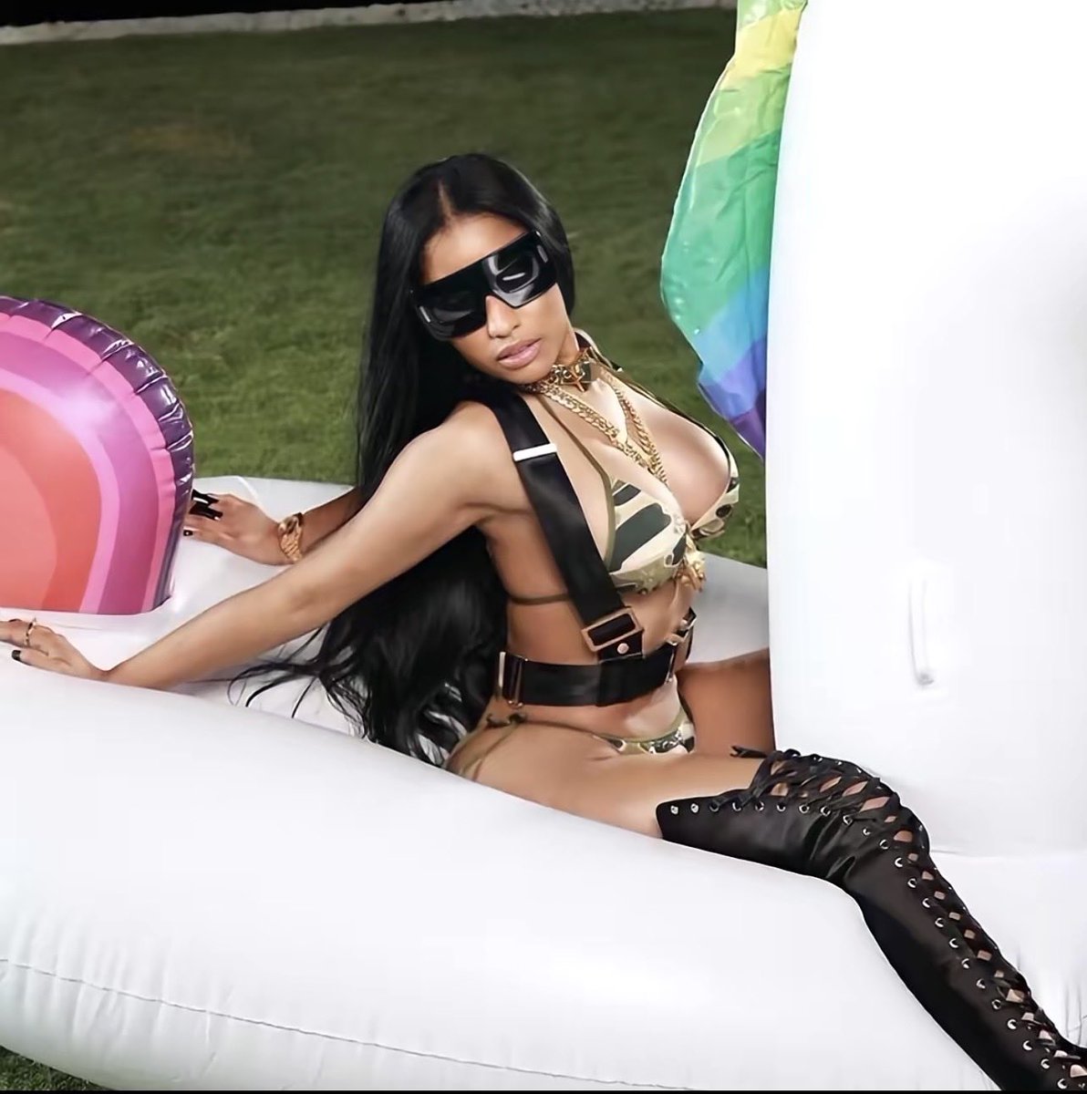 natasha_minaj1's tweet photo. I’ll b mad too https://t.co/RCb8mpuhuS