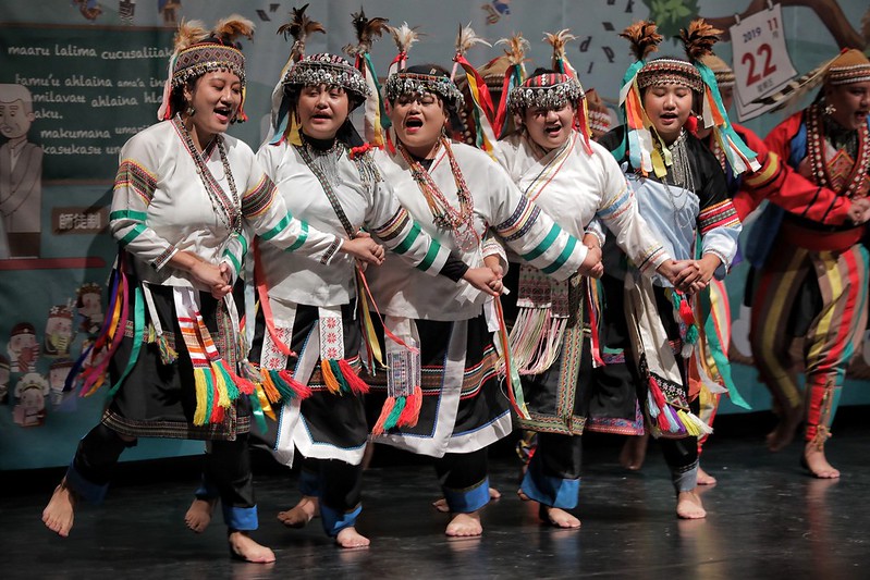 TECO_Toronto's tweet photo. Indigenous Culture Month: Taiwan-Canada Connection Part 1 🇹🇼🇨🇦
Yesterday marked Canada’s National Indigenous Peoples Day. Across the country and in Toronto, vibrant cultural events celebrated the rich cultures and histories of First Nations, Inuit, and Métis peoples.

The Canadian government places great importance on Indigenous policies and views Taiwan as a key partner. In 2022, both sides signed the Indigenous Peoples Economic and Trade Cooperation Arrangement (IPETCA), enabling businesses and communities in Taiwan and Canada to collaborate and strengthen bilateral ties. On the path of healing historical trauma, Canada has courageously confronted issues of historical justice and transitional justice for Indigenous peoples. 🖤❤️🤍💛

And Taiwan continues to work hard through legislation and government initiatives to build a society of mutual respect and shared progress.
🟠In 2001, the Indigenous Peoples Status Act was passed, shifting identity recognition to a basis of ancestry and self-identification to protect their rights.
🟠In 2005, the Indigenous Peoples Basic Law was enacted, fully legalizing Indigenous autonomy, land rights, and cultural & educational rights.
🟠In 2007, the Protection Act for the Traditional Intellectual Creations of Indigenous Peoples was passed, pioneering the concept of “collective rights” to safeguard rituals, patterns, and traditional knowledge.
🟠In 2016, the President formally apologized on behalf of the government to Indigenous peoples and established the Indigenous Historical Justice and Transitional Justice Committee.
🟠In 2017, the Indigenous Languages Development Act was passed, officially designating Indigenous languages as “national languages” and fully implementing language education in schools.

📷 TECO in Canada, City of Toronto, Office of the President, Taiwan

#NationalIndigenousPeoplesDay #IPETCA #TaiwanCanada #IndigenousRights #Reconciliation