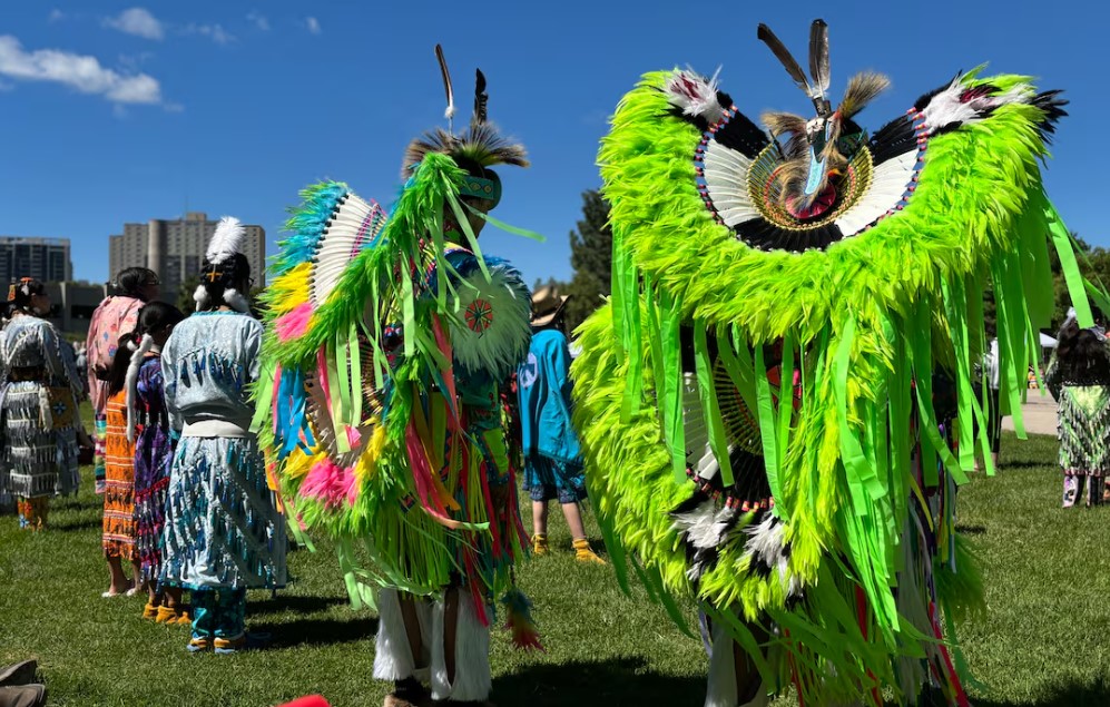 TECO_Toronto's tweet photo. Indigenous Culture Month: Taiwan-Canada Connection Part 1 🇹🇼🇨🇦
Yesterday marked Canada’s National Indigenous Peoples Day. Across the country and in Toronto, vibrant cultural events celebrated the rich cultures and histories of First Nations, Inuit, and Métis peoples.

The Canadian government places great importance on Indigenous policies and views Taiwan as a key partner. In 2022, both sides signed the Indigenous Peoples Economic and Trade Cooperation Arrangement (IPETCA), enabling businesses and communities in Taiwan and Canada to collaborate and strengthen bilateral ties. On the path of healing historical trauma, Canada has courageously confronted issues of historical justice and transitional justice for Indigenous peoples. 🖤❤️🤍💛

And Taiwan continues to work hard through legislation and government initiatives to build a society of mutual respect and shared progress.
🟠In 2001, the Indigenous Peoples Status Act was passed, shifting identity recognition to a basis of ancestry and self-identification to protect their rights.
🟠In 2005, the Indigenous Peoples Basic Law was enacted, fully legalizing Indigenous autonomy, land rights, and cultural & educational rights.
🟠In 2007, the Protection Act for the Traditional Intellectual Creations of Indigenous Peoples was passed, pioneering the concept of “collective rights” to safeguard rituals, patterns, and traditional knowledge.
🟠In 2016, the President formally apologized on behalf of the government to Indigenous peoples and established the Indigenous Historical Justice and Transitional Justice Committee.
🟠In 2017, the Indigenous Languages Development Act was passed, officially designating Indigenous languages as “national languages” and fully implementing language education in schools.

📷 TECO in Canada, City of Toronto, Office of the President, Taiwan

#NationalIndigenousPeoplesDay #IPETCA #TaiwanCanada #IndigenousRights #Reconciliation