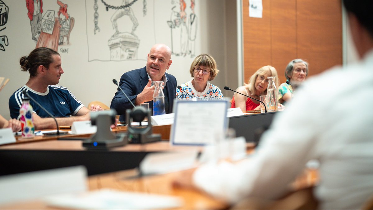 PierreBaty's tweet photo. À l’écoute ! 

Après l’adoption à l’unanimité de notre vœu, place à la concertation avec les associations et engagés parisiens contre la solitude 📝

#AssisesParisiennes @ParisAuCentre https://t.co/YA3UmmLvBh