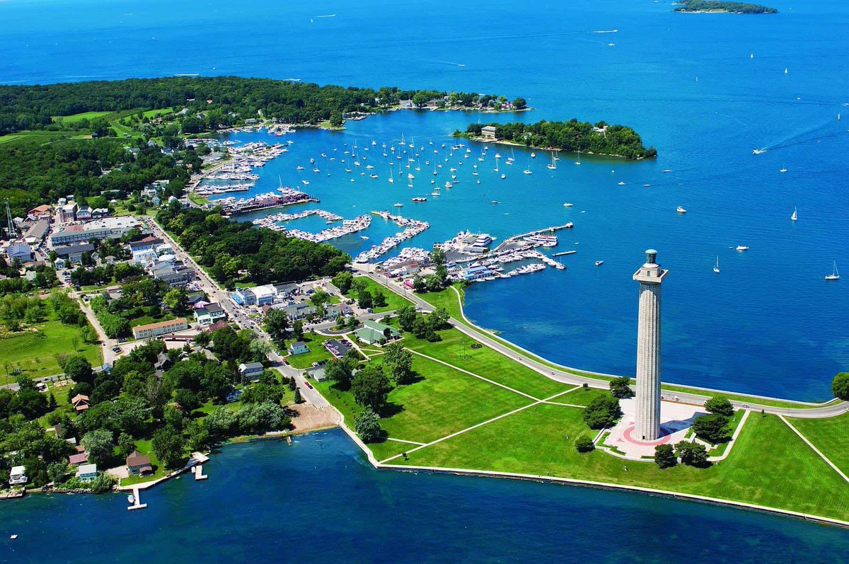 Brandon147hl's tweet photo. @FreddyLA7 You should definately check out Put in Bay Ohio.  Its a small island in Lake Erie accessible by ferry.  Its called the Key West of the North https://t.co/IIauNswfXV