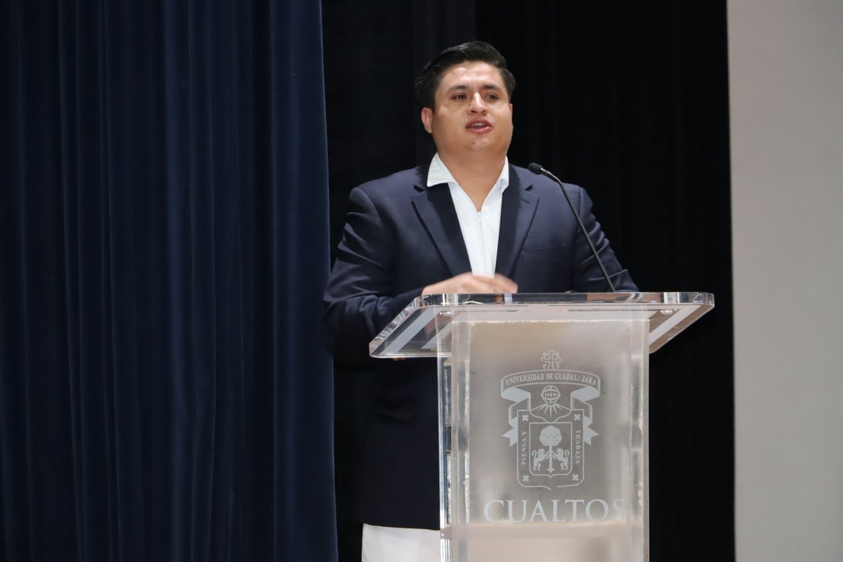 CUAltosUDG's tweet photo. Con emoción y orgullo, en CUAltos se llevó a cabo la entrega de actas de titulación y la tradicional Ceremonia del Paso de la Luz de la generación 2021A–2026A “Dra. Gabriela Valle”.

¡Felicidades por este importante logro! https://t.co/xtNplQeCOW