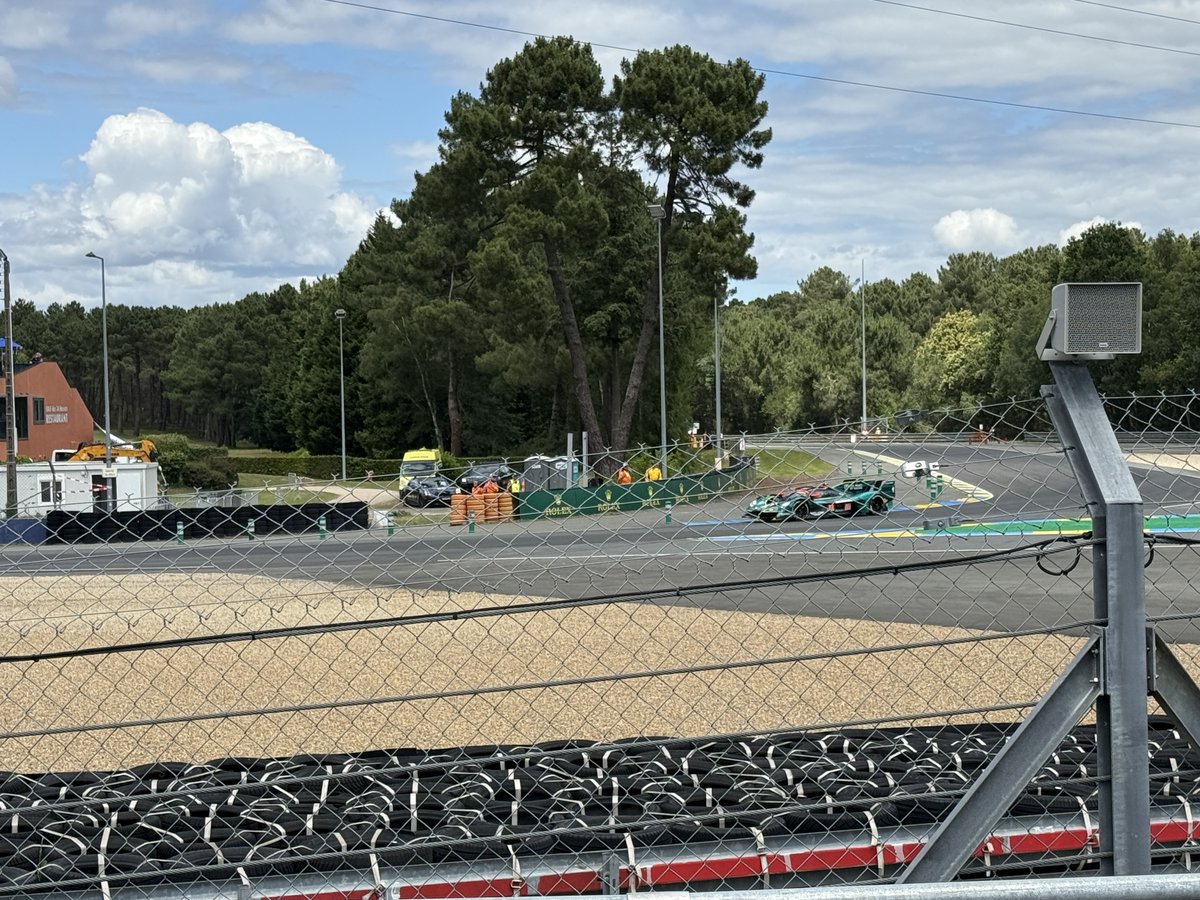 RWSimRacing tweet picture