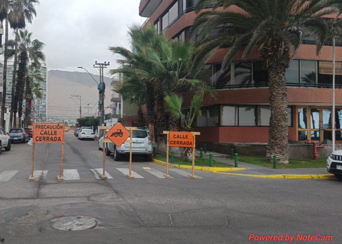 aguasaltiplano's tweet photo. 🚧 Hasta el 01 de julio, se mantienen cerradas en #Iquique:
🔸 Juan Martínez (entre Hernán Fuenzalida y Diego Portales)
🔸 Hernán Fuenzalida (entre Amunátegui y Juan Martínez)
Trabajos de reposición de pavimento, tras la renovación de colector en el sector.
👉 Respete señalética. https://t.co/Wd0n3KapdM