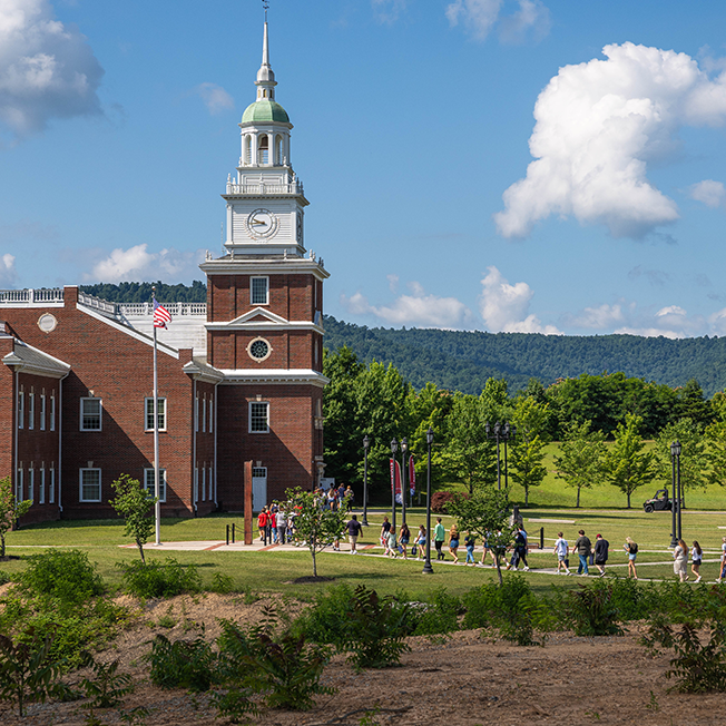 UCumberlands's tweet photo. Classes may be out of session, but campus is still buzzing. From orientation to service projects and everything in between, there’s always something happening around here ☀️ https://t.co/YSoIZ2rgJN
