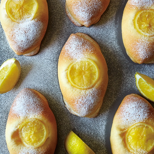 AfternoonTea_LT's tweet photo. 🍑🍋🫐6/25 Start🍅🌽🍆
ベイカリーとティールームのパン取り扱い店舗では、6/25から、桃やレモン、ブルーベリーを楽しむスイートブレッドや、スパイスの効いたカレーパンなど、暑い夏に味わいたい季節限定パンが順次登場します。
#アフタヌーンティーティールーム
#アフタヌーンティーベイカリー https://t.co/Fji1cDUkQH