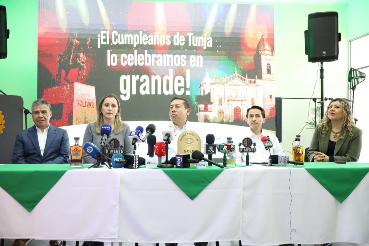 CarlosAmayaR's tweet photo. ¡Grandes noticias para Tunja las que anunciaremos hoy! 

¡Les va a gustar! Atentos 👀. https://t.co/YcEQkgvat1