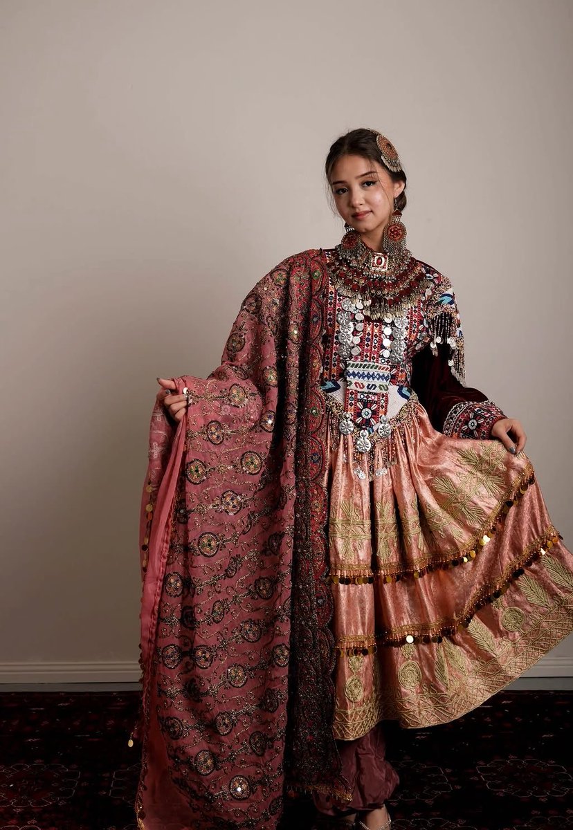 turkicplanet's tweet photo. Celebrating the Traditional Hazara Gowns https://t.co/INM3eb4WbW