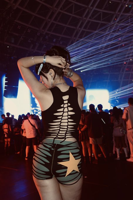 Cyber Gf - 2 pic. dubstep gf https://t.co/wMir6I5mz3
