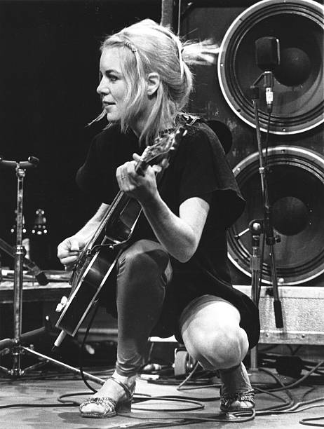 TheExtremeMusi1's tweet photo. Tina Weymouth of Talking Heads Tom Tom Club 

photo by Chris Walter. https://t.co/tGs86R9qvm