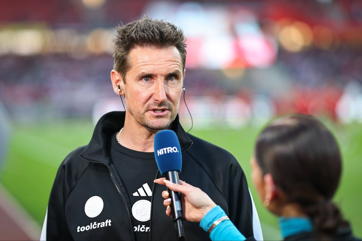 m8ssiofcontext's tweet photo. 🚨 Klose sobre Messi ter passado ele:

"Era questão de tempo para o melhor jogador que já praticou esse esporte passar meu recorde. Parabéns, campeão." https://t.co/XxuGwbux8B