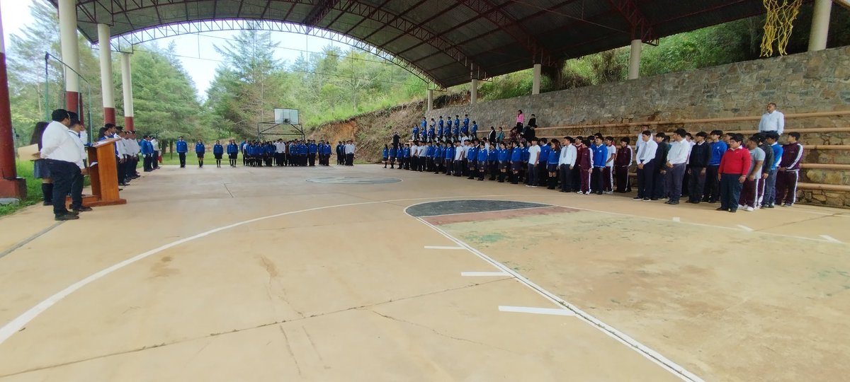 CecyteSantaAna's tweet photo. #CECyTEH #ActoCívico
Hoy vivimos un momento sumamente significativo con la ceremonia de cambio de escolta. Este acto cívico no solo representa el relevo de una guardia, sino la continuidad de los valores, la disciplina y el amor por nuestra patria que nos definen como institución https://t.co/neuuoBclmC