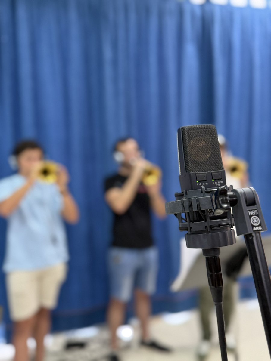 BctMercedViso's tweet photo. Finalizamos nuestra participación en la grabación del II trabajo discográfico de Apolo. 🎶
Enhorabuena a todos los implicados por este magnífico proyecto y gracias al Ayuntamiento de Mairena del Alcor y a la Banda de Música de Mairena del Alcor.
#atumerced 💜 https://t.co/PCHblYDlNp