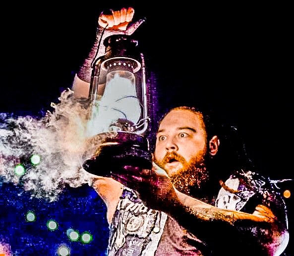 SOAismyReligion's tweet photo. Even Bray was mystified by the power of the lantern ⭕️

#BrayWyatt #WindhamRotunda https://t.co/lgviYhgSqr