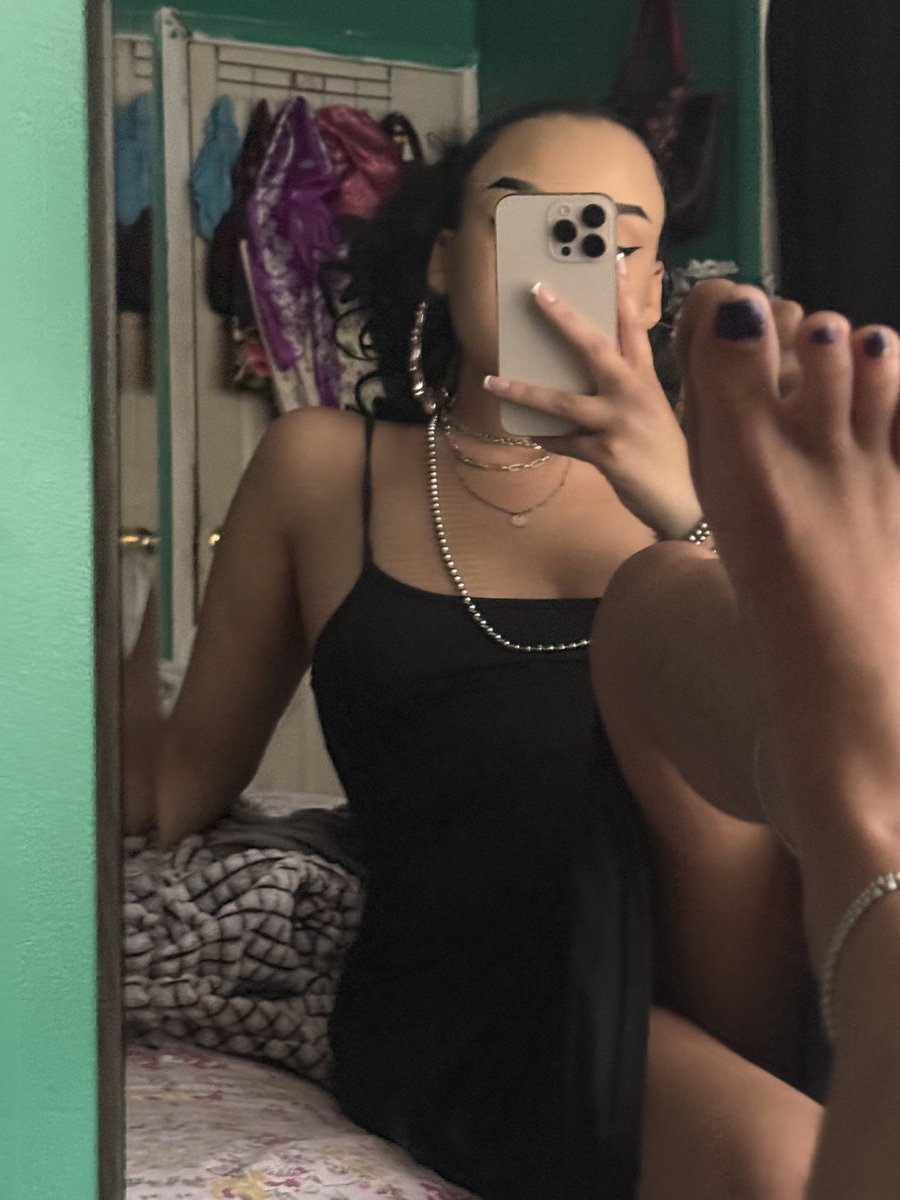 totallytease's tweet photo. me and this fucking dress https://t.co/95Bly3HHRV