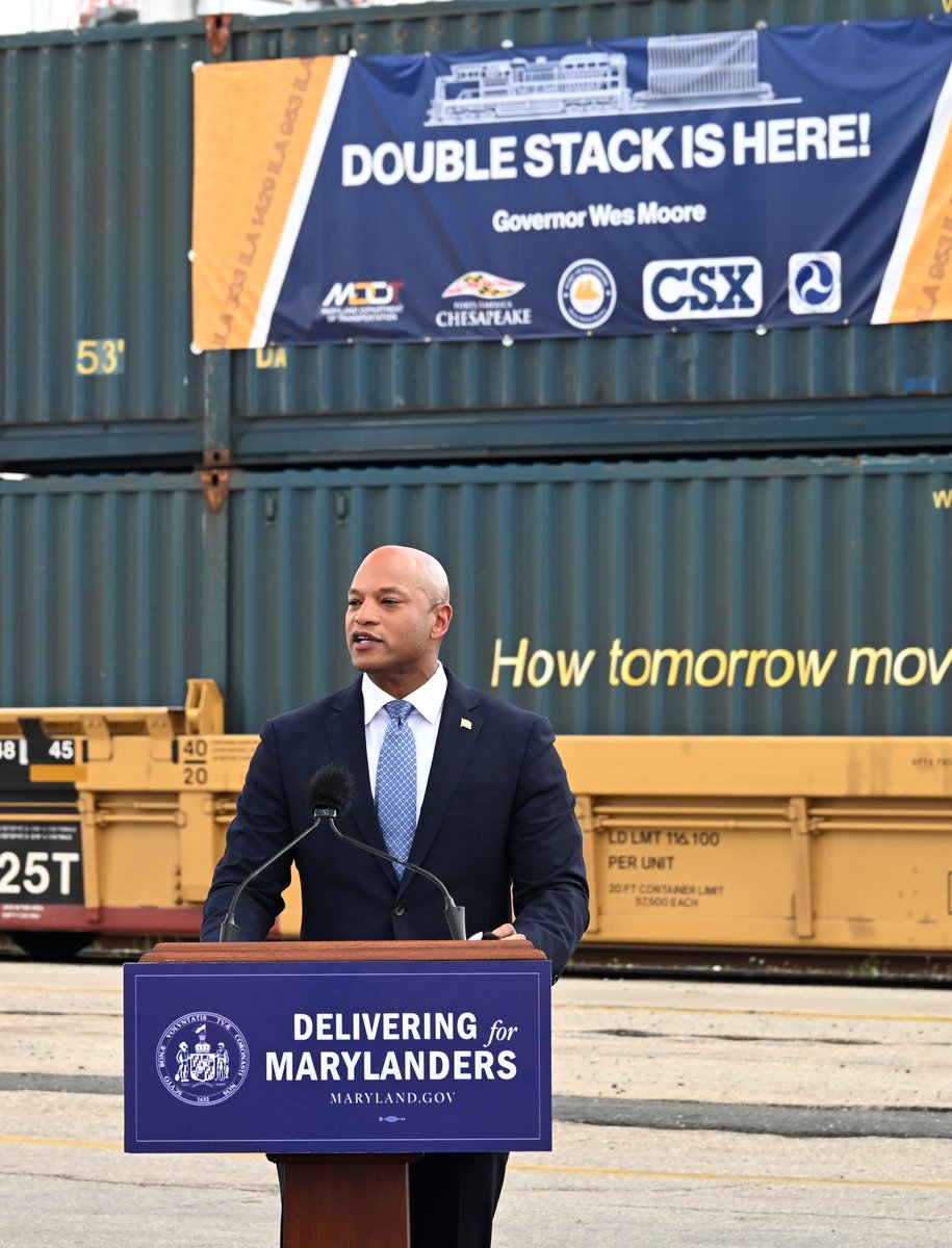 portofbalt's tweet photo. Double-stack rail is here!

Today, PoB celebrated the arrival of double-stack rail service through @CSX's Howard Street Tunnel Project. @GovWesMoore joined transportation, labor &amp; elected leaders to mark the milestone. PoB is now the fastest way to ship to the Midwest. https://t.co/jFcVIOono7