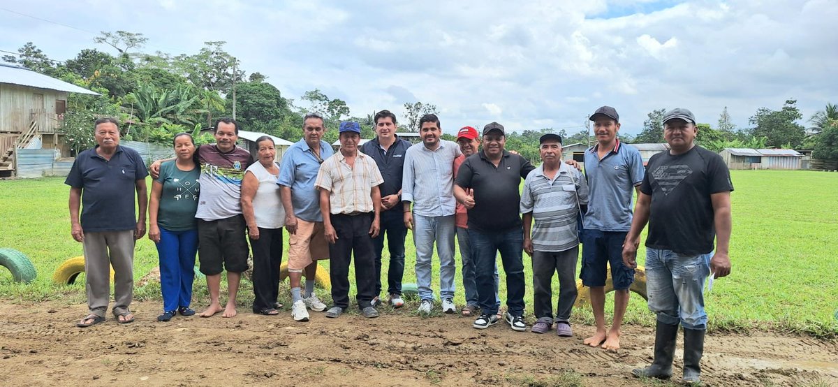 Agricultura_CZ1's tweet photo. #Esmeraldas l En el sector Las Delicias, cantón #Muisne, 
junto al GAD Mumicipal 🌾

Se coordinan acciones psra beneficiar a los productores en temas de redistribución de tierra.

#GobiernoDelEcuador https://t.co/owTiBxwQ4D