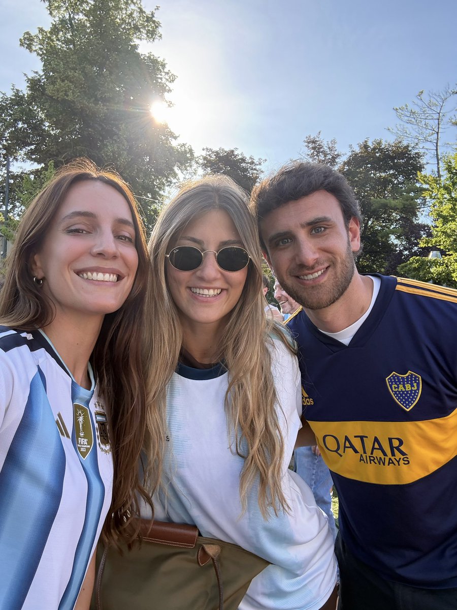 Catu_T's tweet photo. Cada día te quiero más 🇦🇷🇦🇷🇦🇷 https://t.co/dsIB4DC0lC