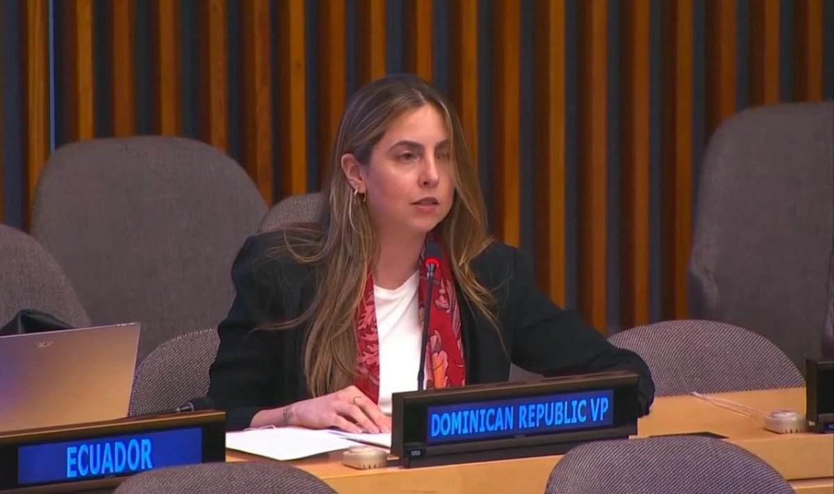 RDenONU's tweet photo. En el Segmento de Asuntos Humanitarios del #ECOSOCHAS 2026, República Dominicana destacó la necesidad de responder de manera más coordinada y efectiva a crisis humanitarias cada vez más complejas y prolongadas.

Reiteramos la importancia de garantizar el acceso humanitario, fortalecer las alertas tempranas, invertir en acciones anticipatorias y avanzar hacia una financiación humanitaria más predecible, flexible y oportuna.

El discurso fue pronunciado por la consejera Carla Carlson, delegada a cargo del tema.