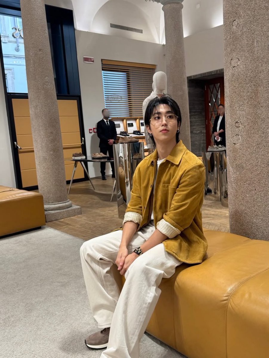 _doolset_'s tweet photo. 토즈 앰버서더 지성이는 오프샷도 다 걍 아름다운 작품임

#HANXTODs #HANxTodsSS27 @Tods https://t.co/wogRkD5vOS