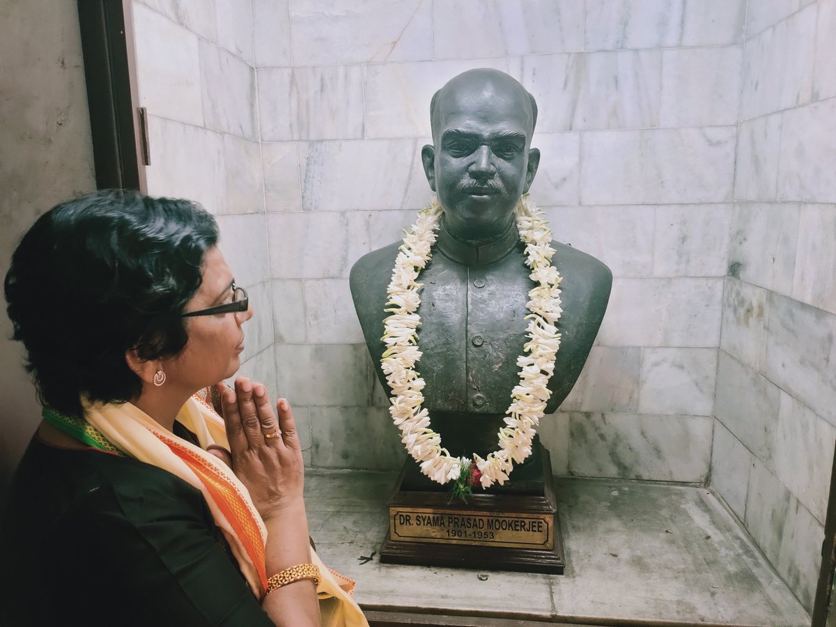 VijayaRahatkar's tweet photo. प्रखर राष्ट्रवादी चिंतक श्रद्धेय डॉ. श्यामा प्रसाद मुखर्जी जी के बलिदान दिवस पर उन्हें कोटिशः नमन।

डॉ. श्यामा प्रसाद मुखर्जी का जीवन देशभक्ति, त्याग और अटल संकल्प का जीवंत उदाहरण है। ‘एक राष्ट्र, एक निशान, एक विधान’ का उनका संकल्प हमेशा राष्ट्र की रक्षा हेतु एक प्रकाशस्तम्भ रहेगा।
#DrShyamaPrasadMukherjee