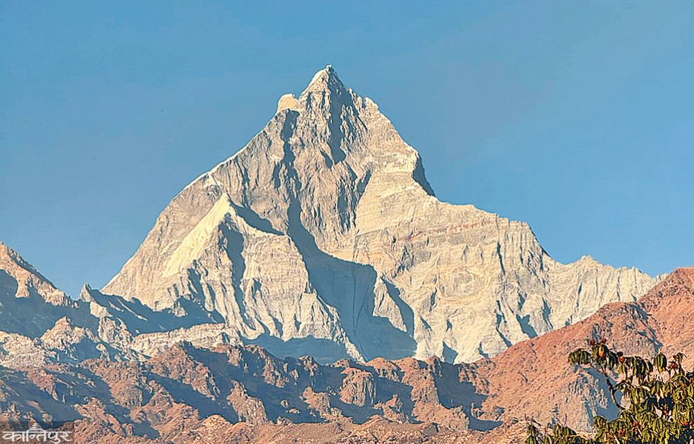 ekantipur_com's tweet photo. पवित्रा लामिछानेको विचार :
बदलिँदो मौसमको असर अब केवल प्रकृतिमा सीमित छैन– यसले मानिसको दैनिकी, श्रम, स्वास्थ्य, जीविकोपार्जन, बसोबास र भविष्यका चिन्तासम्मै प्रभाव पार्न थालेको छ । 
https://t.co/sDS5gywmEx https://t.co/oceJd2Jo7k