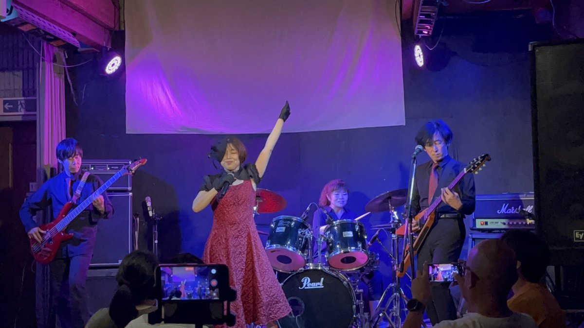 ryuke_will_o's tweet photo. 先日、 #倉敷CookieJar で「#Face2Face」
#ジミースターダスト さんとのツーマンライブに「#DENDROBIUM(#デンドロビウム)」で出演！
必死の尺稼ぎにもお客さんが温かく見守ってくださいました。
その後、真打ちのジミーさんの圧倒的な演奏に酔いしれた夜でした！
ありがとうございました！ https://t.co/HKPxHS9MPX