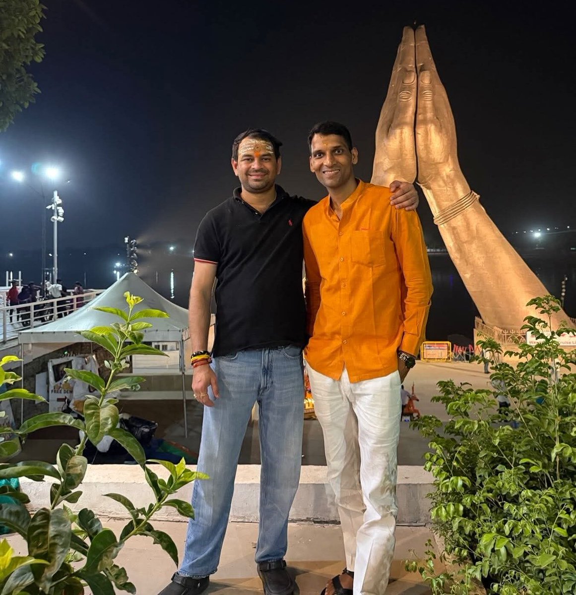 souravreporter2's tweet photo. तेजप्रताप यादव ने अपने PA मोतीलाल राय के खिलाफ चोरी का केस किया,सोना का चैन,अंगूठी,मोबाइल,लैपटॉप लेकर बाउंड्री से कूदकर भागने का आरोप!
#TejPratapYadav #Bihar https://t.co/jKnZFx118u