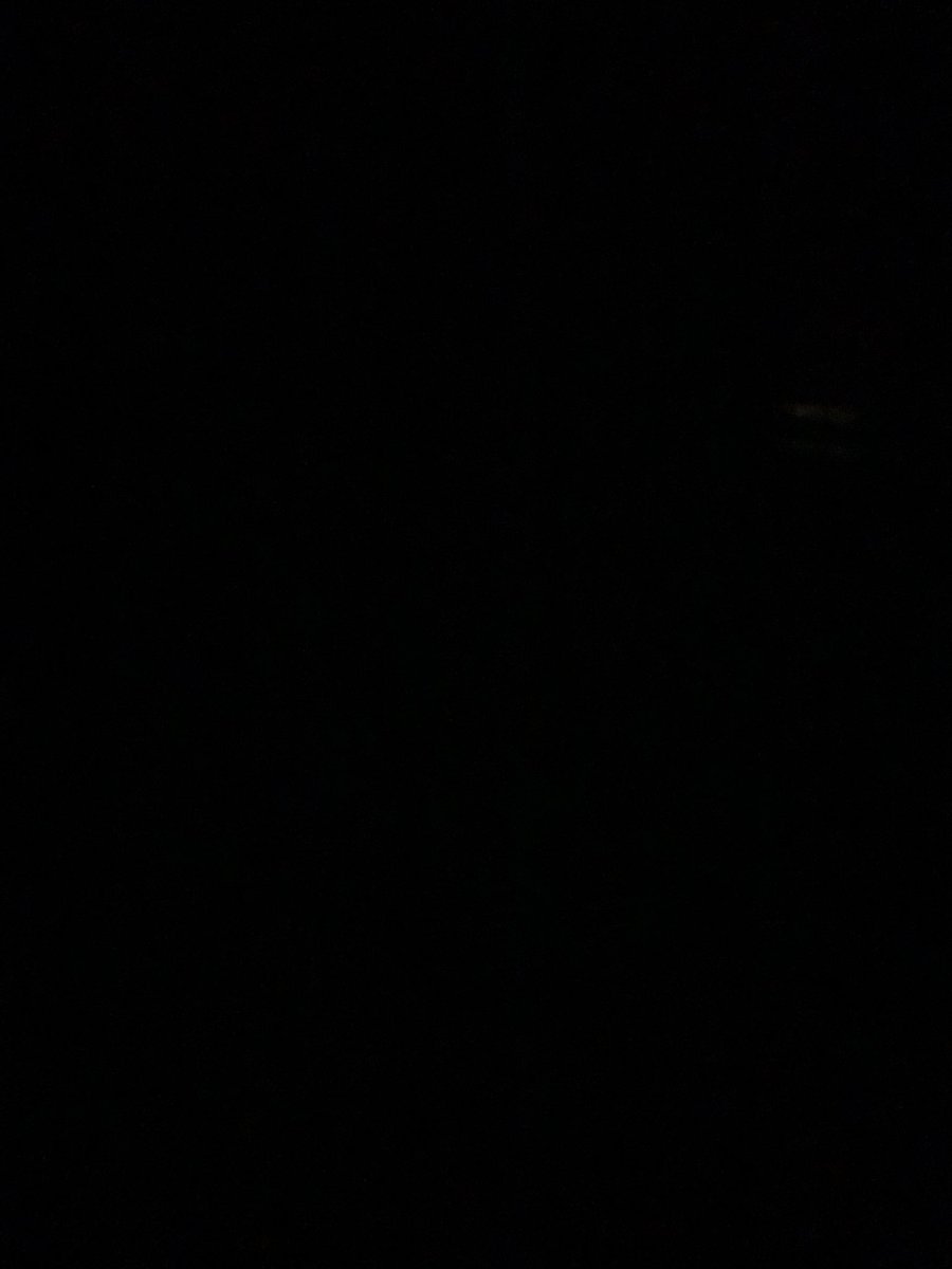 inesreyesmorel's tweet photo. Como se llama la obra? EDENOCHE. No ajusten el cel. Es que tome una fotografía a oscuras en el circuito GALL 103,
@EdenorteRD https://t.co/ndrzEb434F