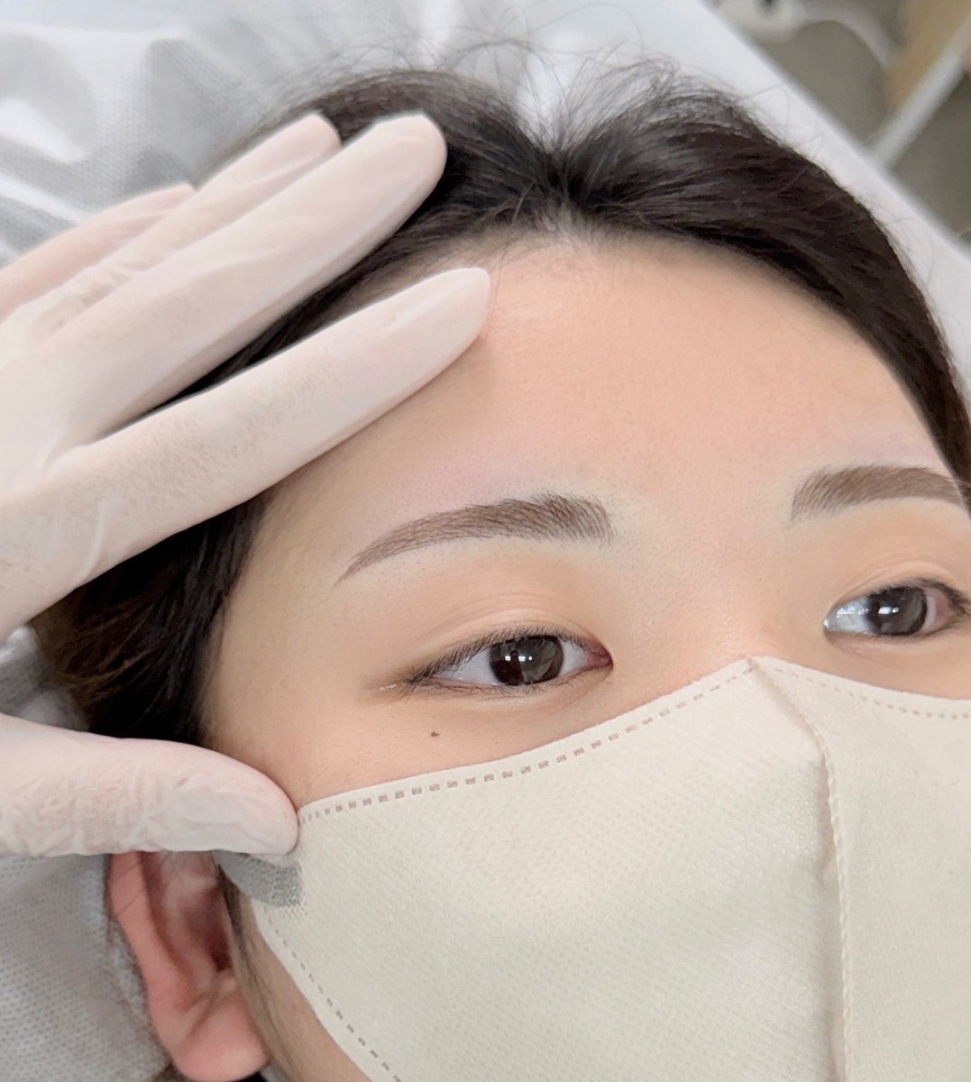 leus_brow's tweet photo. | Combo brow

メイクで一番時間がかかるのは何ですか？

きっと、多くの方が「眉毛」ではないでしょうか？🤦🏻‍♀️
眉の形を整えておくだけで、朝の準備時間がぐっと短くなります。

整った眉で、雰囲気から印象まで。
はっきりとした変化を感じていただけるよう、お手伝いします

📬 𝐂.𝐒 / 𝐑𝐞𝐬𝐞𝐫𝐯𝐚𝐭𝐢𝐨𝐧 
ご予約はDMまたはLINEへ📩