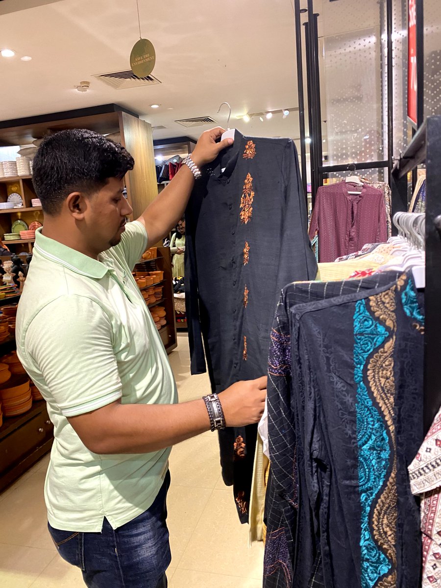 OviKayum's tweet photo. আমার কাফনের কাপড় শক্ত করে বেঁধো না,
বিশ্বাস করো.!
আমি দ্বিতীয়বার এই স্বার্থের পৃথিবীতে আসবো না।।।।।।। https://t.co/MOPmIw6EZ3